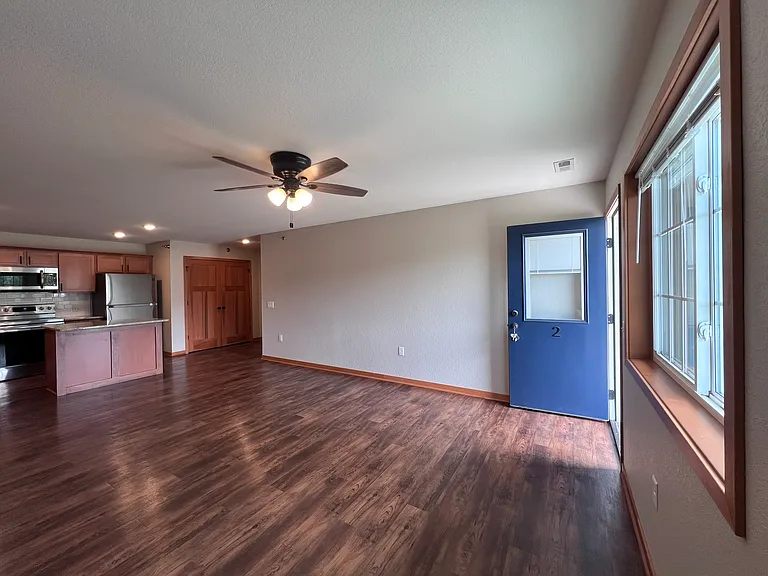 3253 Gateway Dr #6 — Photo 5