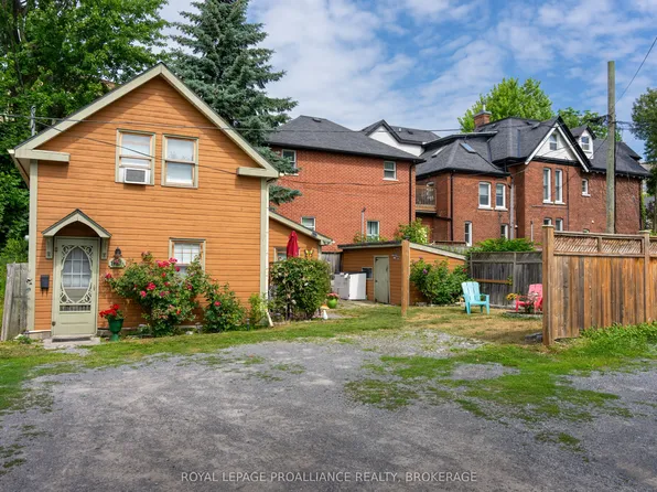 160 A Bagot St, Kingston, ON K7L 3E8