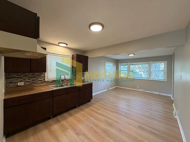 12432 S Lowe Ave — Photo 5