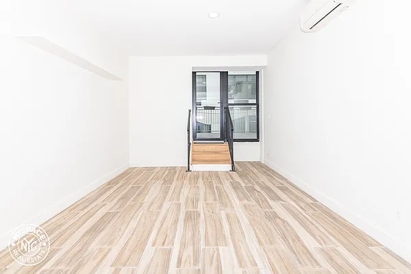 Rented by MySpaceNYC | media 38