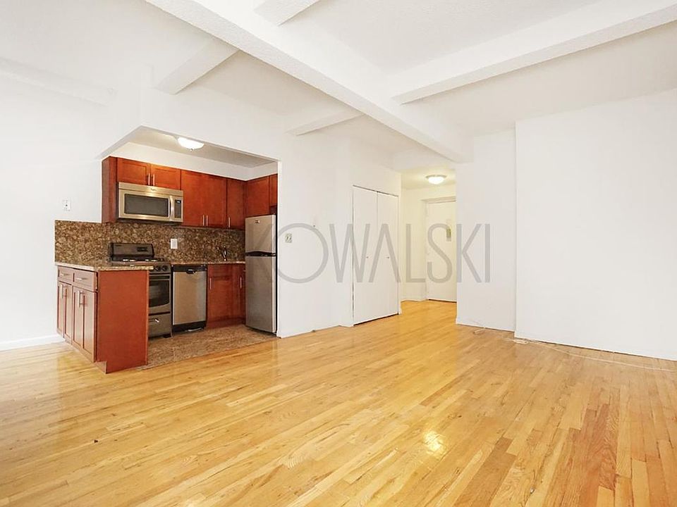 2nd image of 156 Bleecker St #4KW