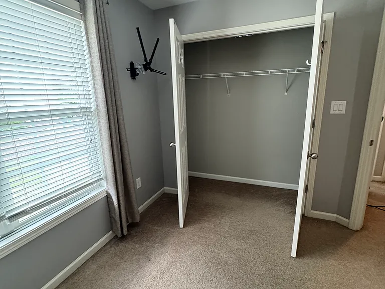 207 Bennington Dr — Photo 40