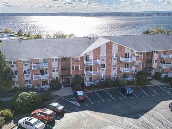 37 Bullocks Point Ave APT 1B, Riverside, RI 02915