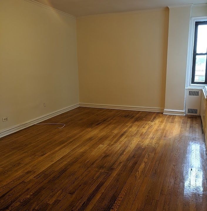 2nd image of 3715 Kings Hwy APT 4L