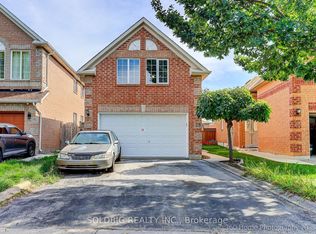 25 Trailridge Dr, Brampton, ON L6X4M6