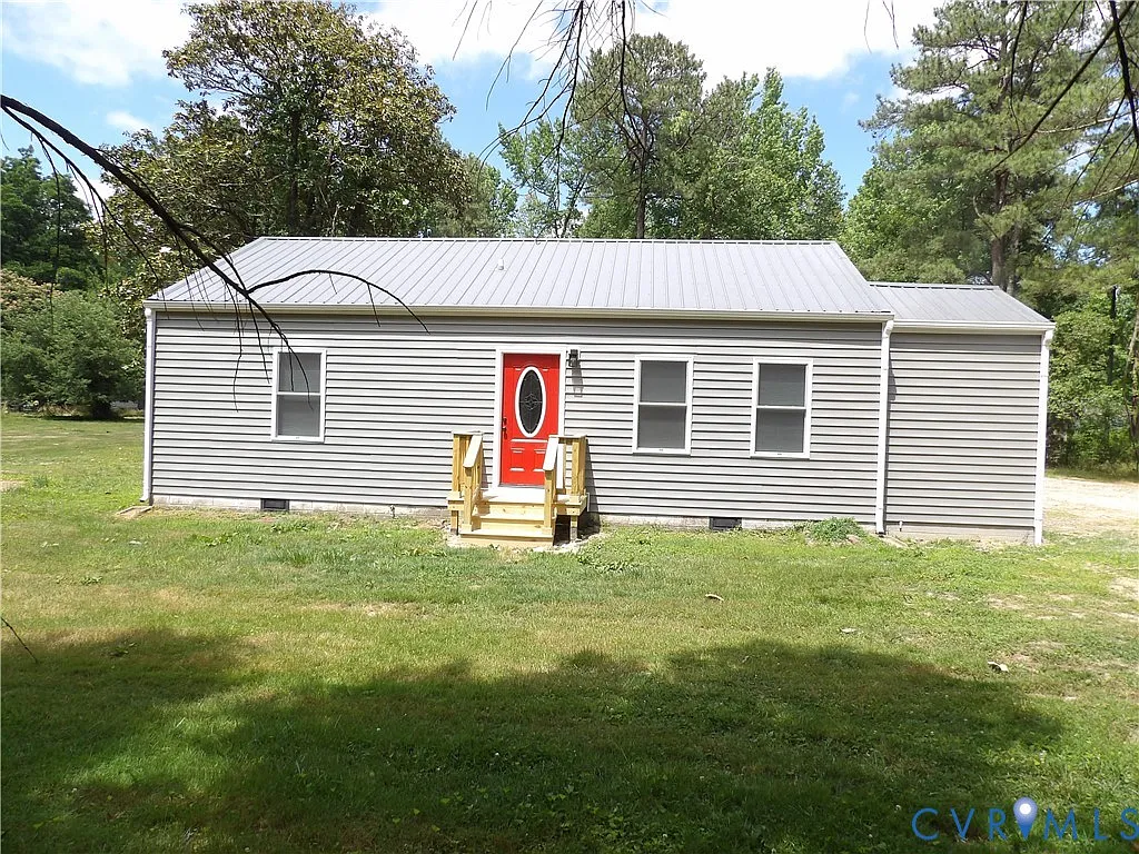 2 bed, 1.0 bath, 888 sqft, $1,750 — Photo 1