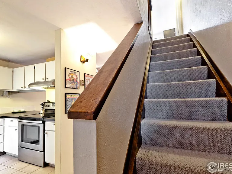 1011 E Moorhead Cir — Photo 12