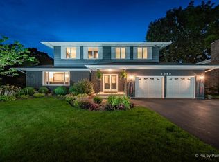 2348 Country Knoll Ln, Elgin, IL 60123