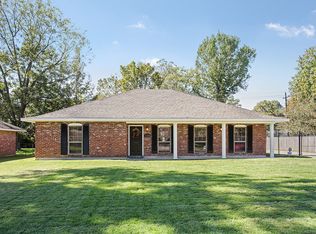 1336 Sherwood Forest Blvd, Baton Rouge, LA 70815