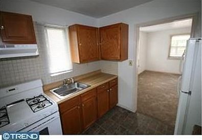 2nd image of 471 Robinson Dr
