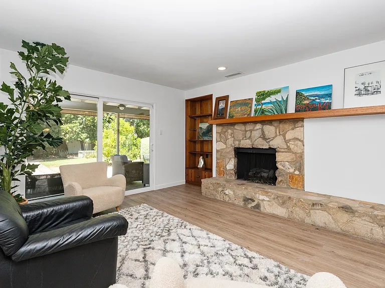 15 Family Room