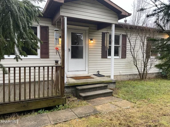 120 Chris St, Ebensburg, PA 15931
