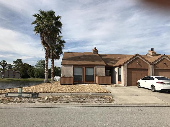 3rd image of 9811 Fawn Brook Dr