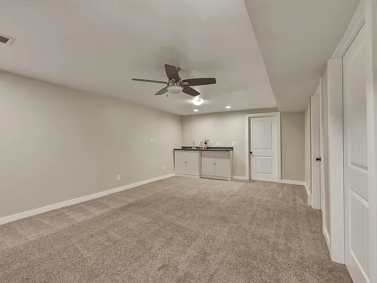 502 N Main St — Photo 17