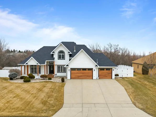 1005 15th Ave SE, Minot, ND 58701