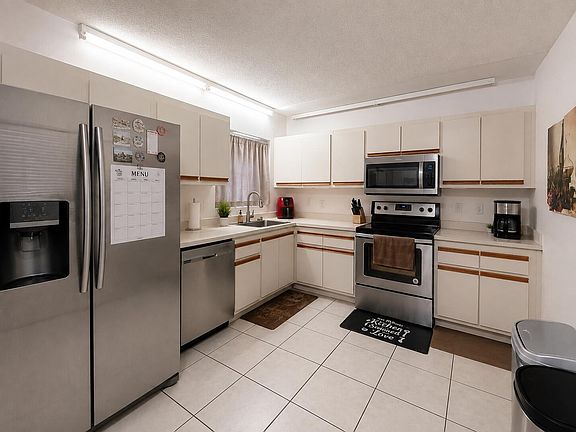5th image of 9601 RIVERSIDE Drive #A5