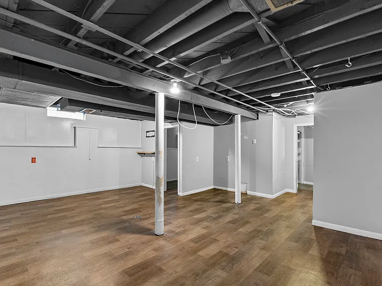 21328 Audette St — Photo 25