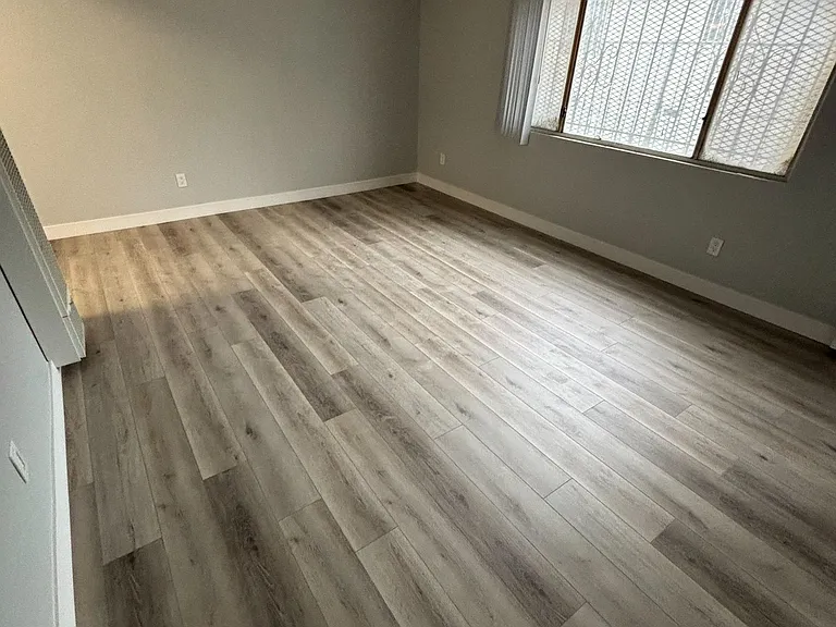 8633 Orchard Ave — Photo 11