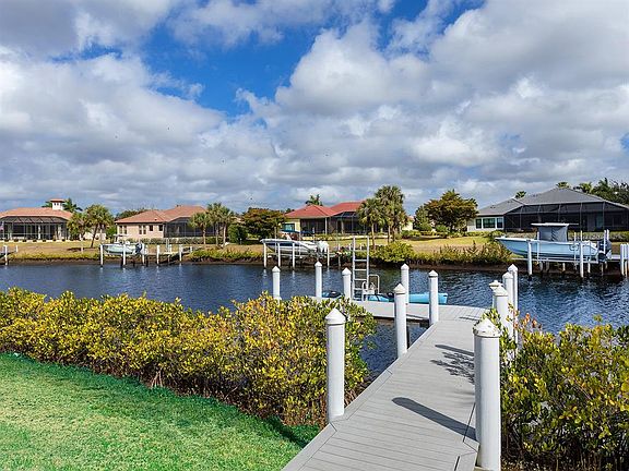 3rd image of 11708 Rive Isle Run