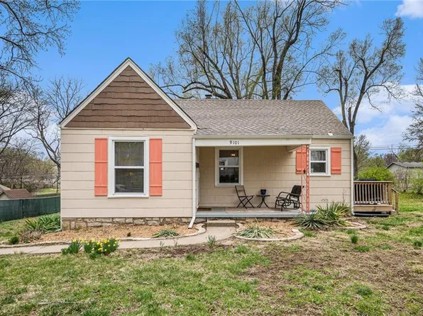 9101 E 65th Ter, Raytown, MO 64133