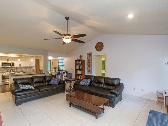 3rd image of 431 Winding Willow Dr