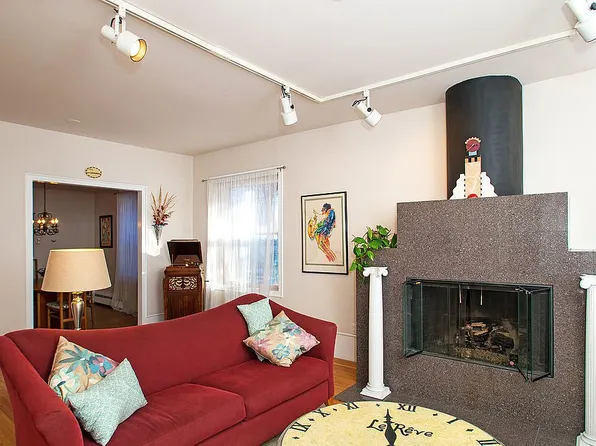 2114 S Clayton St, Denver, CO 80210