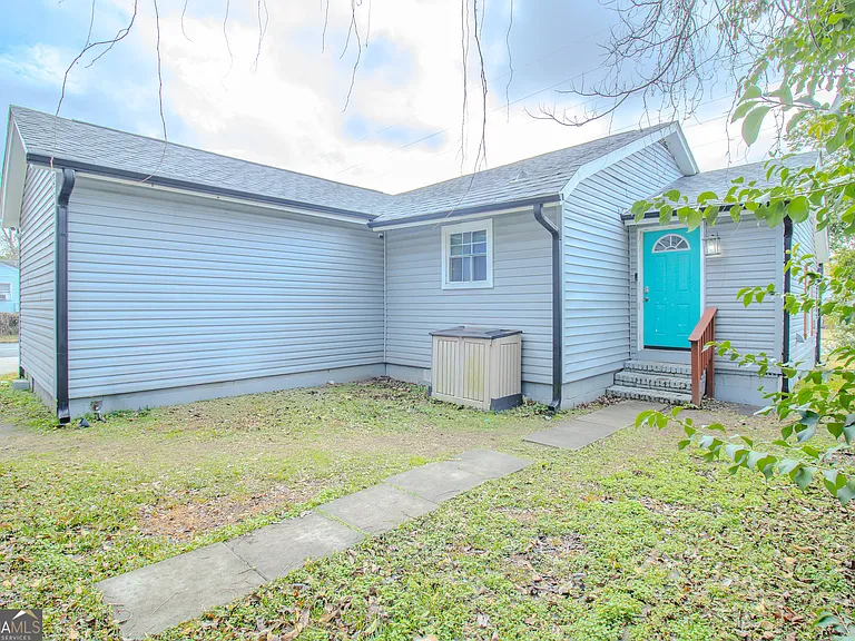 579 Lynmore Ave — Photo 23
