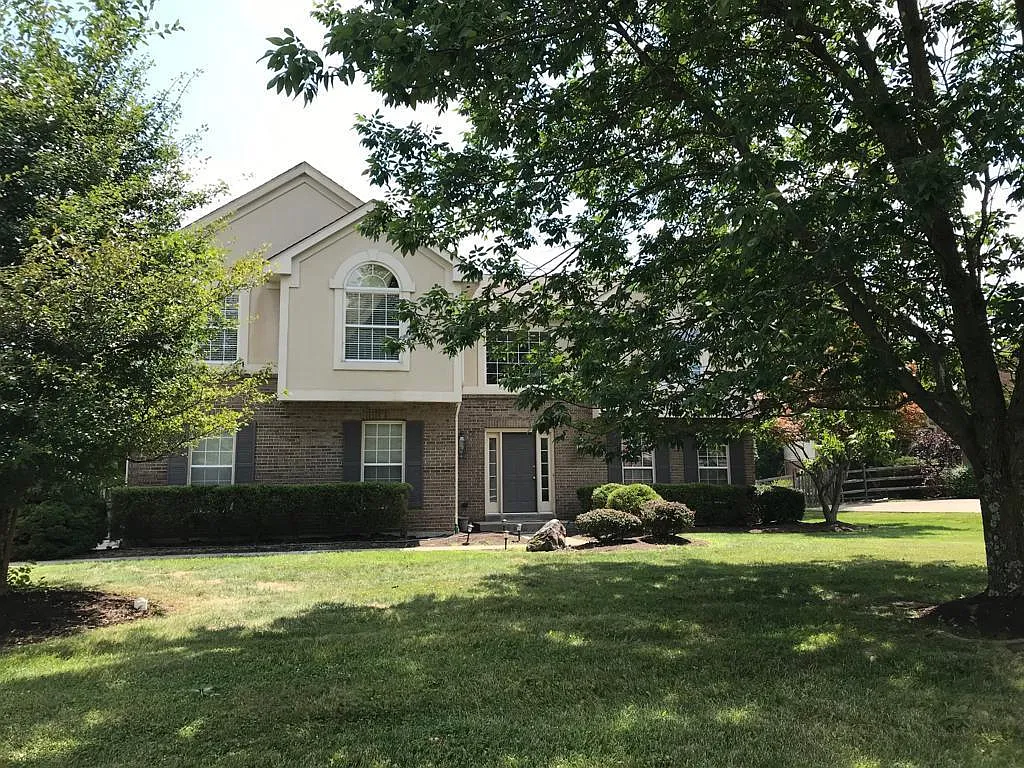 3 bed, 2.5 bath, 2200 sqft, $2,995 — Photo 3