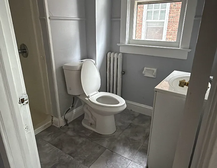 318 Ardmore Ave #2 — Photo 4