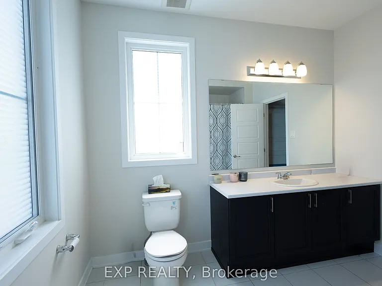1038 Showman St — Photo 13