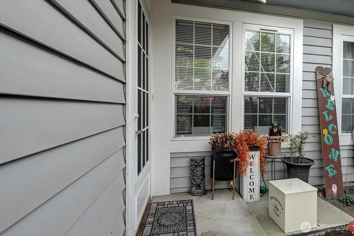 10922 62nd Street E photo 1