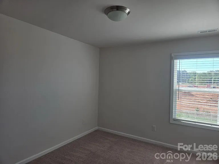 8185 Sheffield Dr — Photo 12