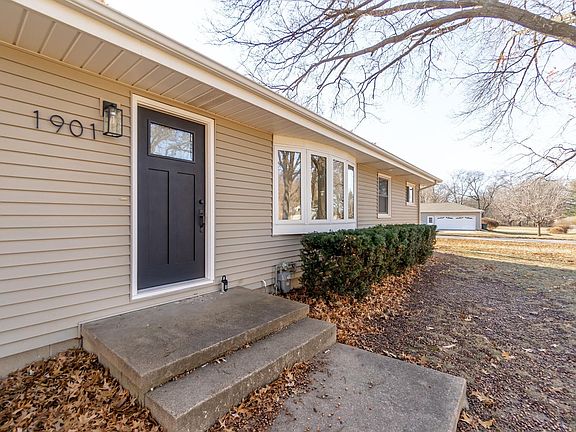 4th image of 1901 Pin Oak Dr