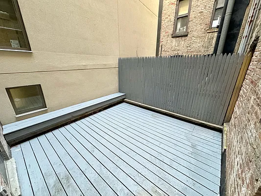 Rented by GreenVill Real Estate LLC | media 30