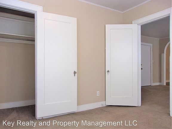 4th image of 3400 N Robinson Ave #2928251