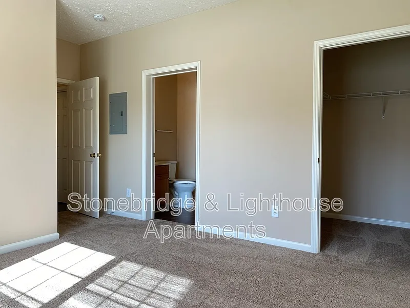 3 bed, 2.0 bath, 1300 sqft, $1,525 — Photo 4