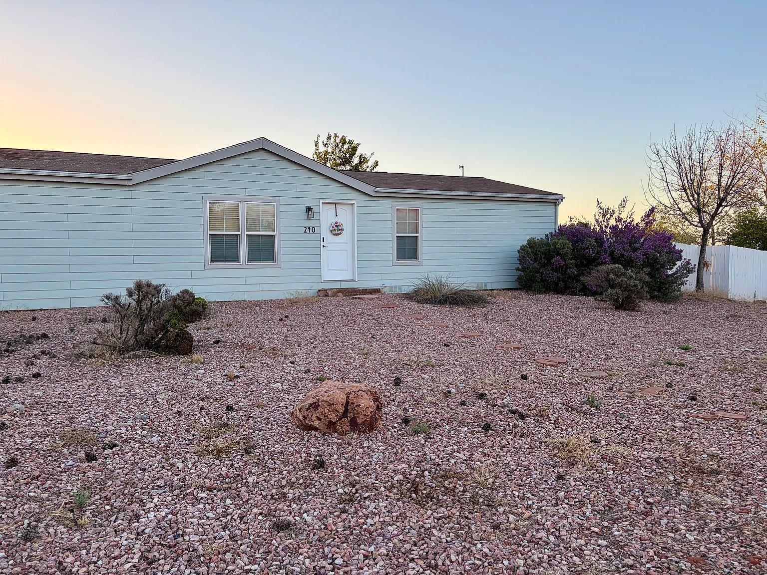 3 bed, 1512 sqft, $1,950 — Photo 1