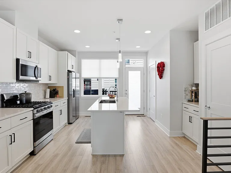 7356 Blade Dr — Photo 5