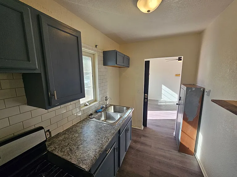 425 N 17th Dr #2-B — Photo 7