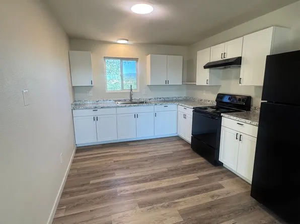 140 Masonic Ave, 140 Masonic Ave #4, Redding, CA 96003