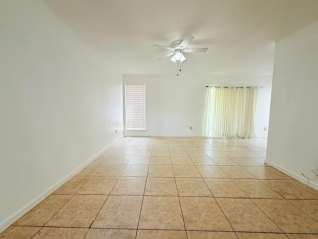 899 W Riverside Dr #611 — Photo 12