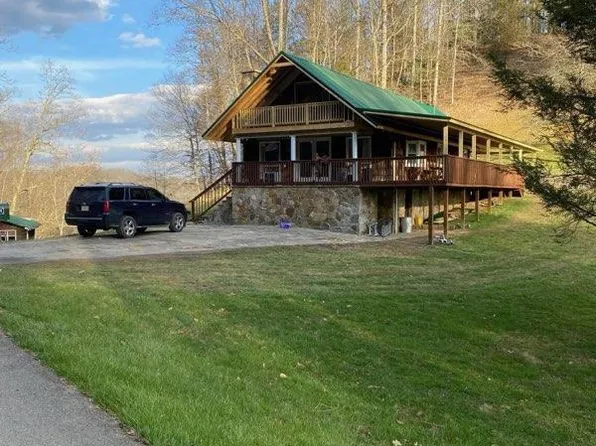 1670 Cutter Crk, Clintwood, VA 24228