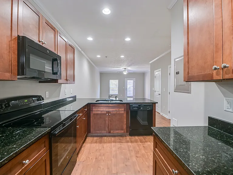 1 Bedroom: Kitchen
