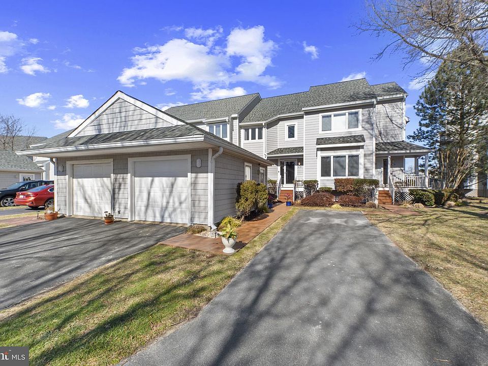 1st image of 902 Oyster Cove Dr