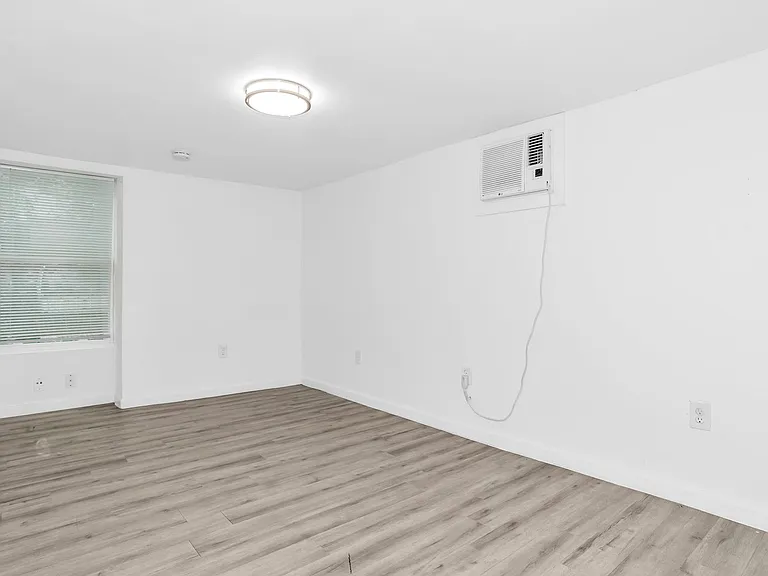 2737 Stuart Dr — Photo 26