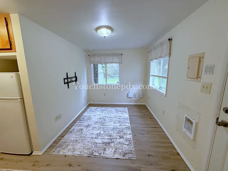 3224 SE Floss St — Photo 4