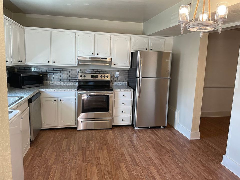 1st image of 704 Atterbury Ct