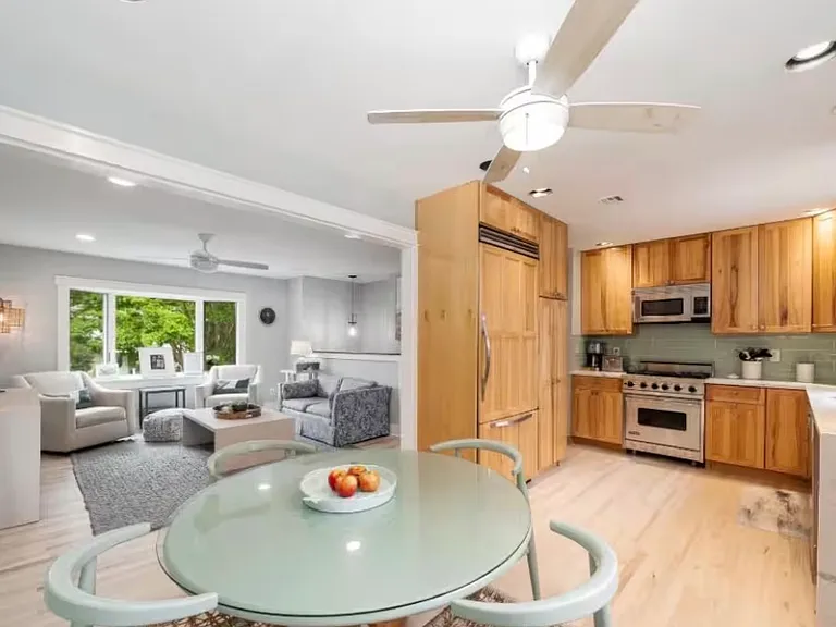 1227 Gardens Ave — Photo 5