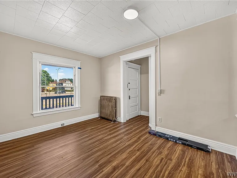 563 Humboldt Pkwy #UPPER — Photo 8