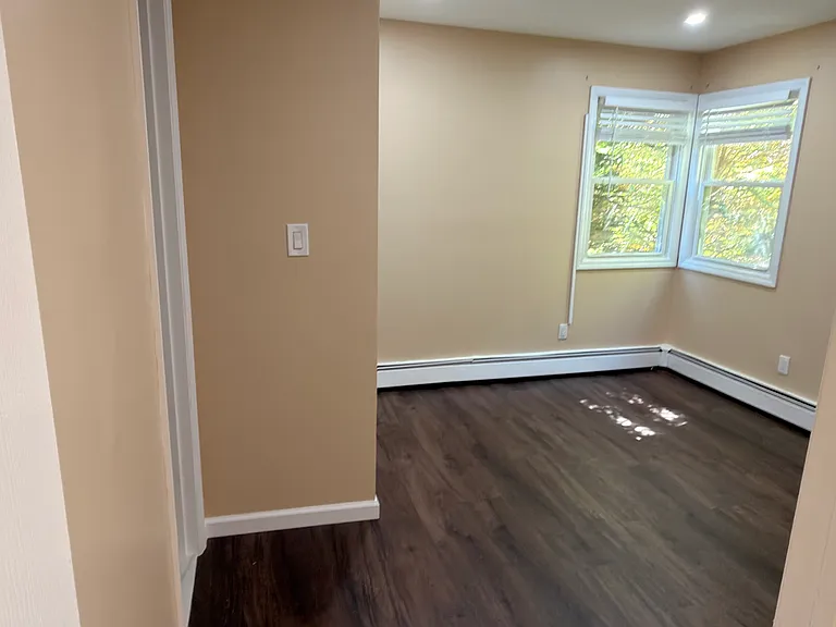 277 Auborn Ave — Photo 10